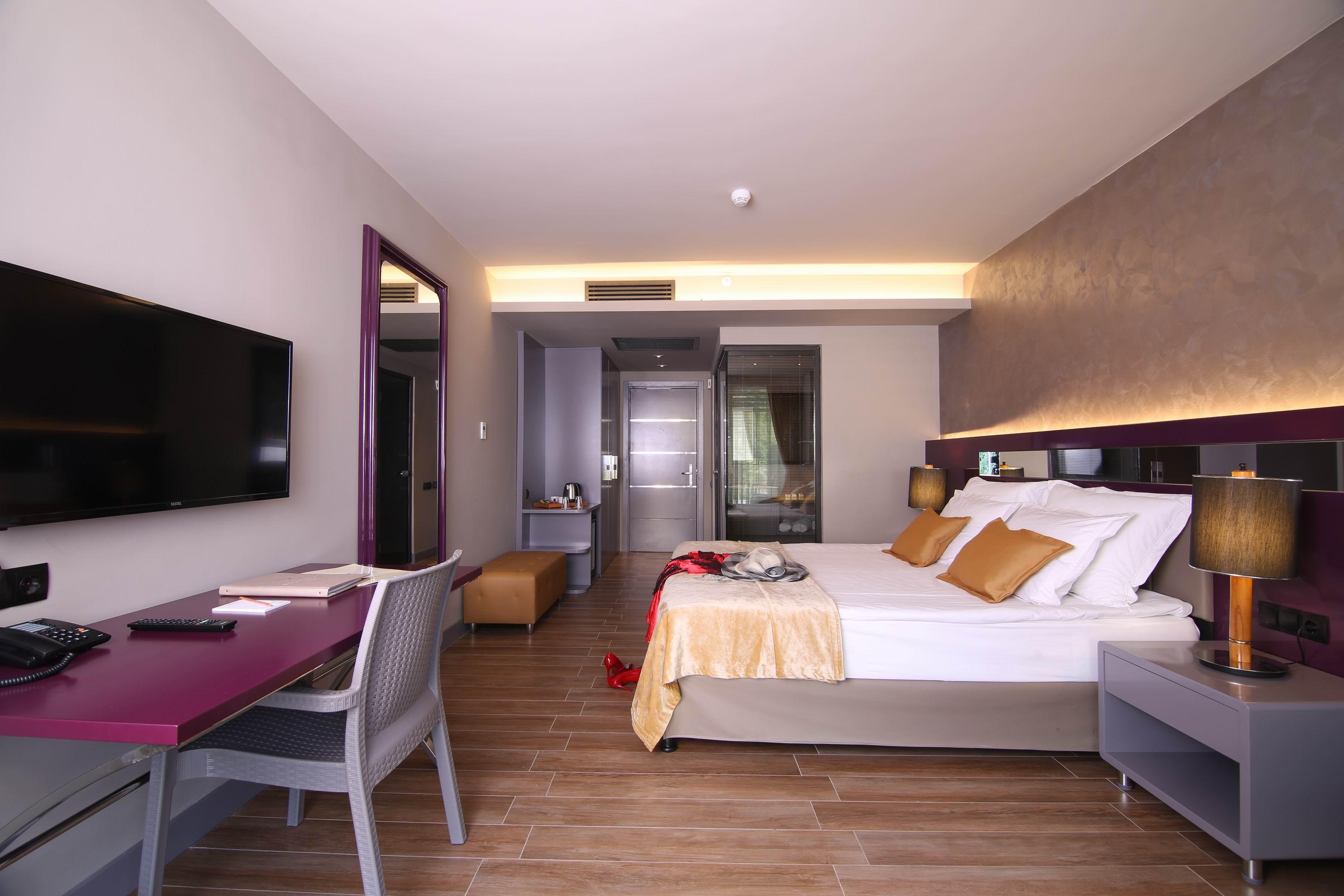 Mirage World Hotel İçmeler Ngoại thất bức ảnh
