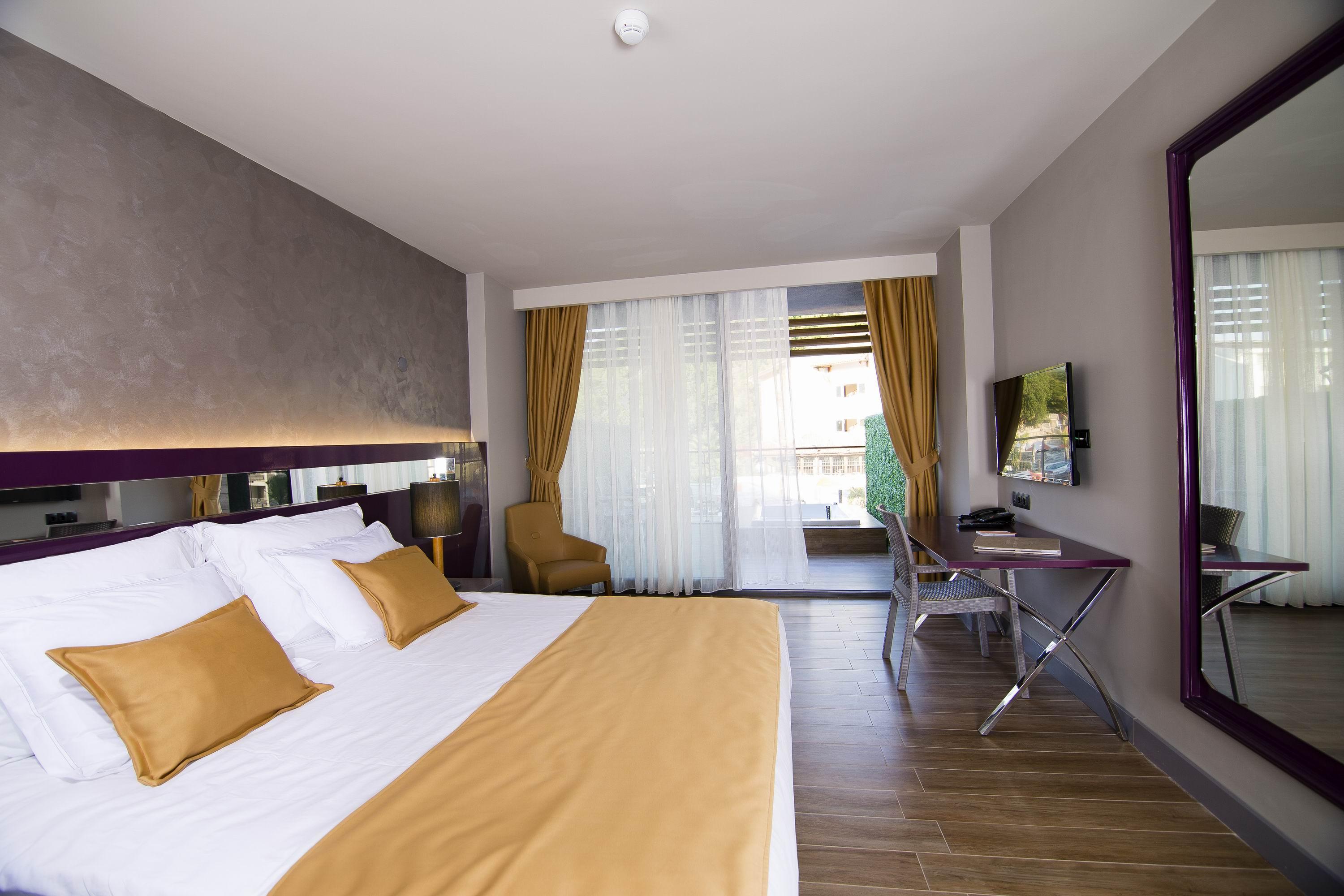 Mirage World Hotel İçmeler Ngoại thất bức ảnh