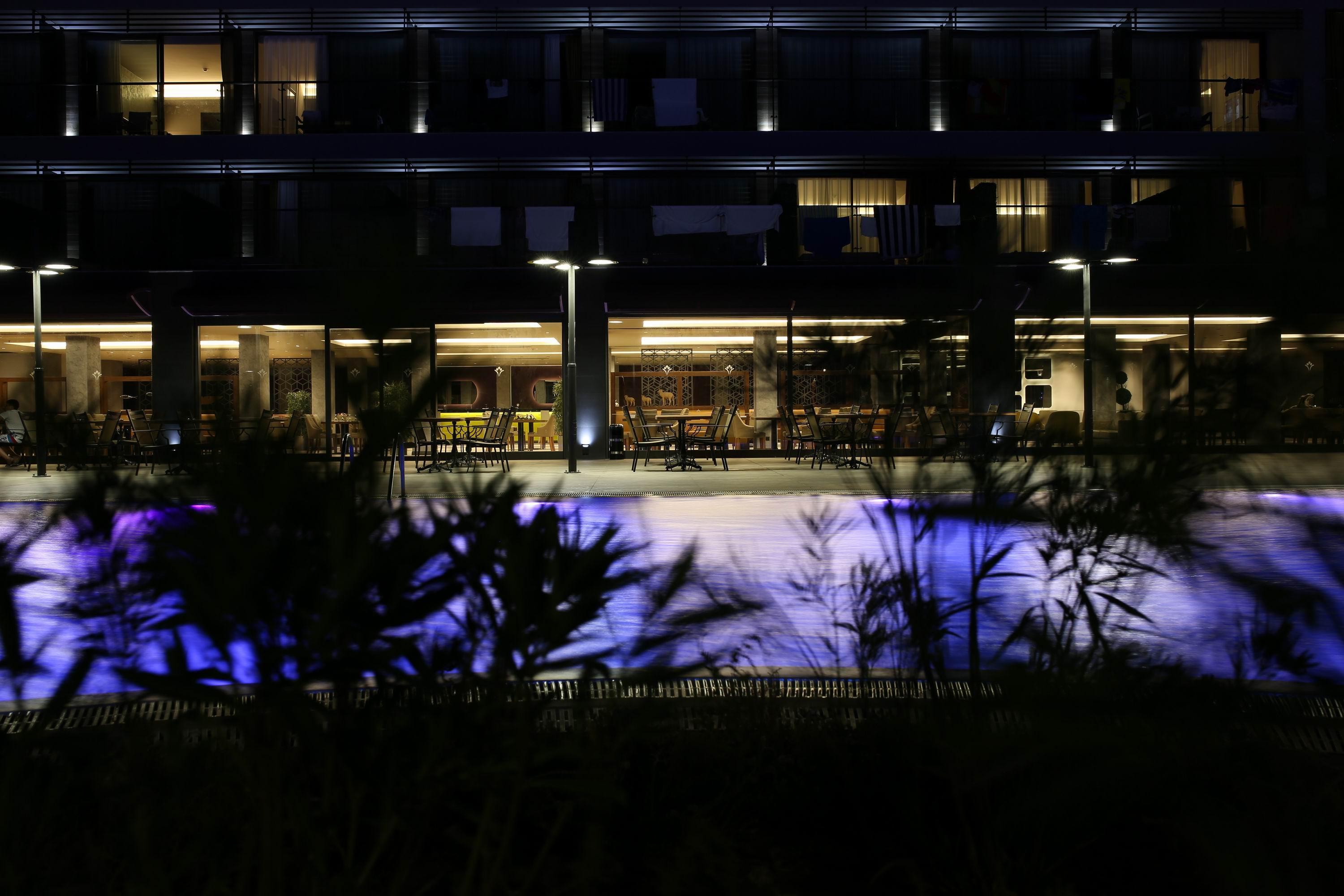 Mirage World Hotel İçmeler Ngoại thất bức ảnh