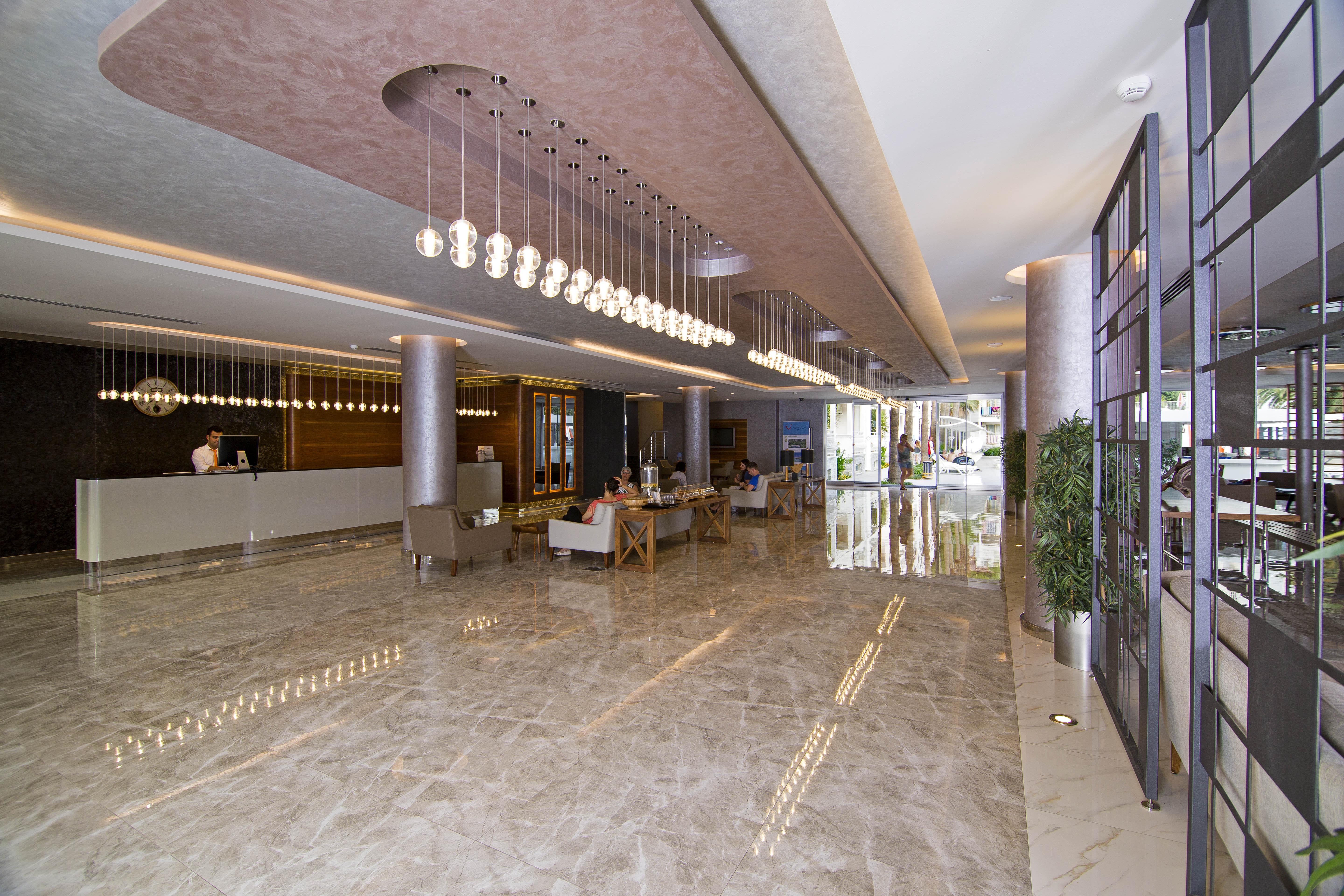 Mirage World Hotel İçmeler Ngoại thất bức ảnh