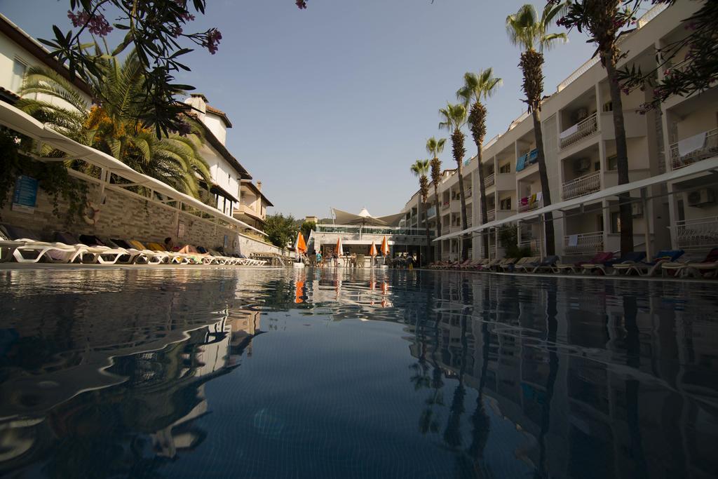 Mirage World Hotel İçmeler Ngoại thất bức ảnh